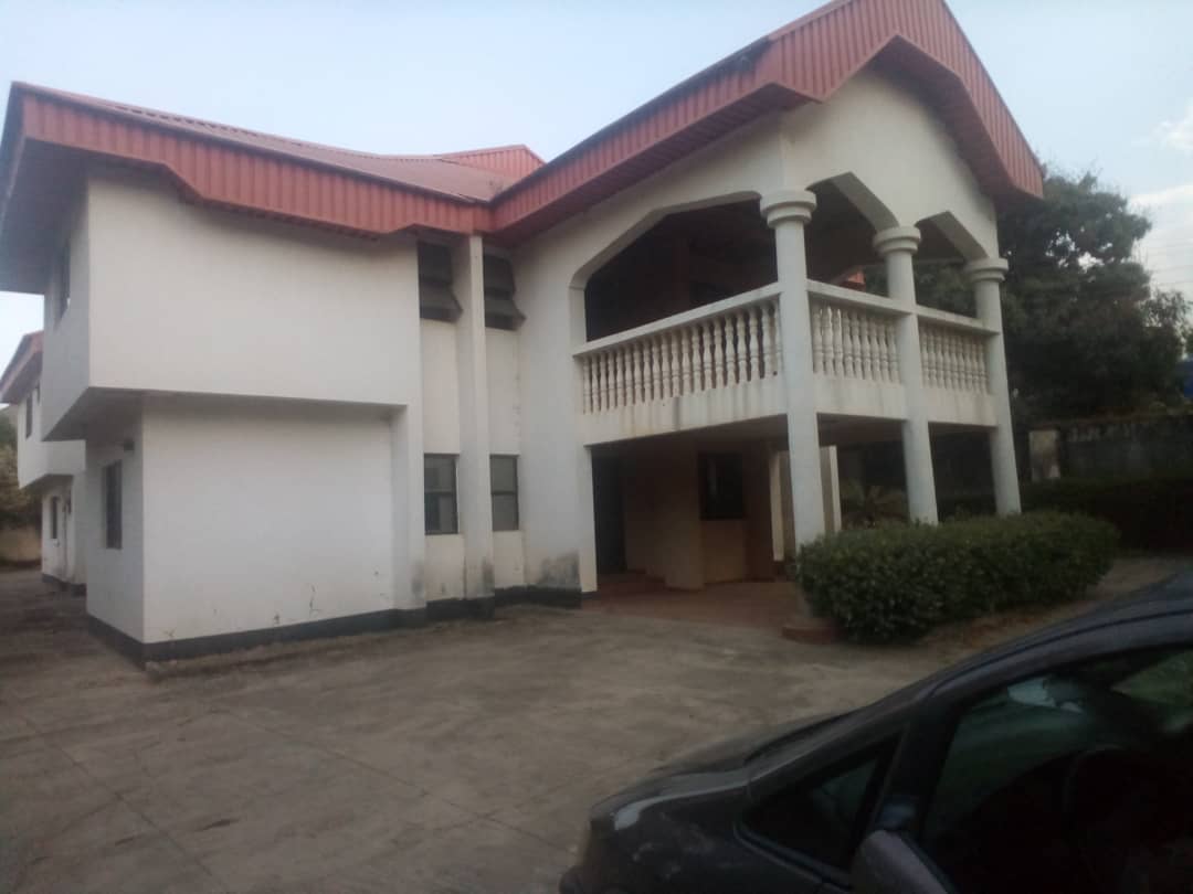 5-Bedroom Duplex – N250,000,000