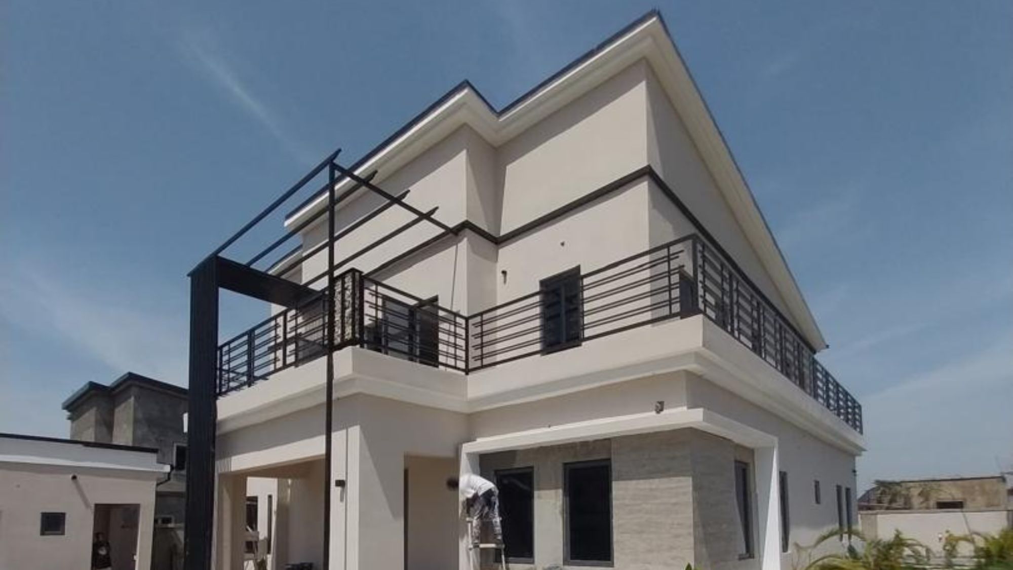 Seman Estate, Airport Road, Abuja – N200,000,000