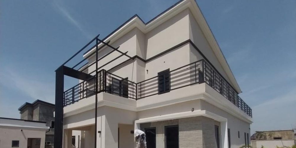 Seman Estate, Airport Road, Abuja – N200,000,000